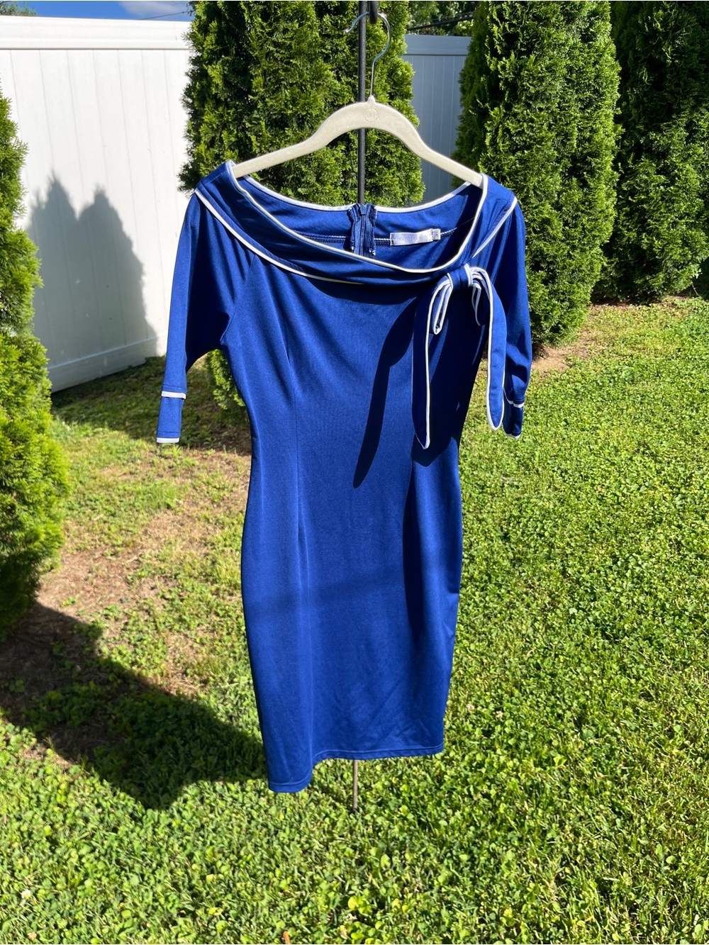 Adorable Navy Blue Boat neck Sheath Dress with Contrast Trim